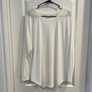 🦩White Long Sleeve Athelta Top🦩